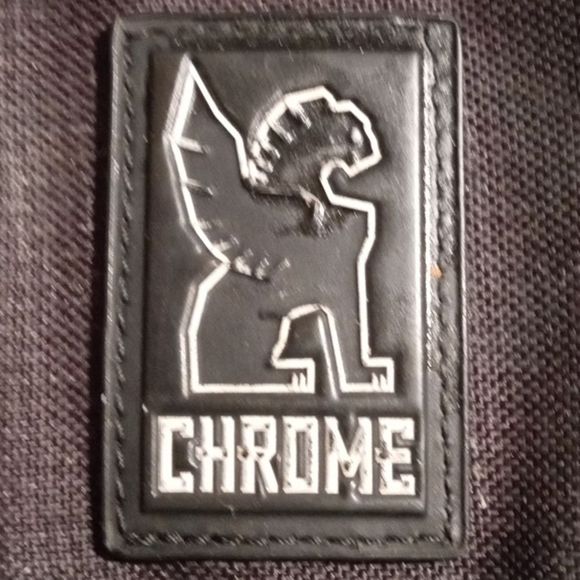 Chrome ® Messanger Bag - Picture 2 of 6